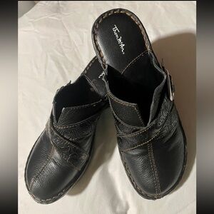 Thom McAn Shoes Women's Black Leather slip on Clogs with Buckle Strap size 8